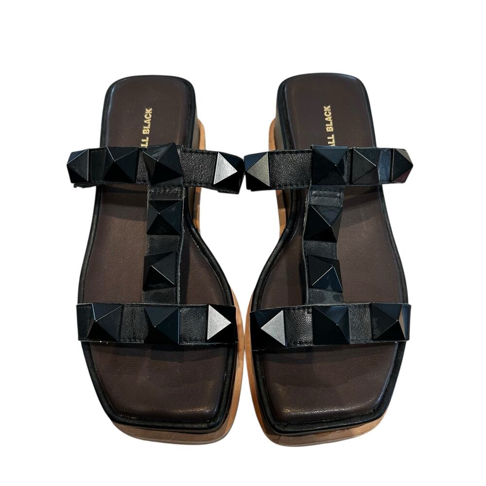 All Black Leather Platform Pyramid Stud T-Strap Sandals Womens 39 / US 8.5